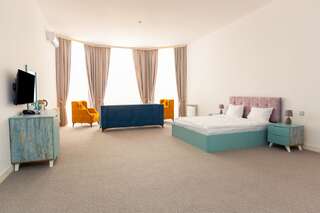 Отель Maricel Astara Resort Hotel Astara Улучшенный номер с кроватью размера «king-size»-2